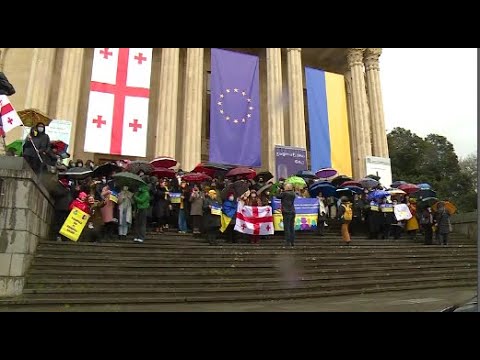 შეწყვიტეთ ომი, სოლიდარობა უკრაინას - ქალების აქცია ქუთაისში